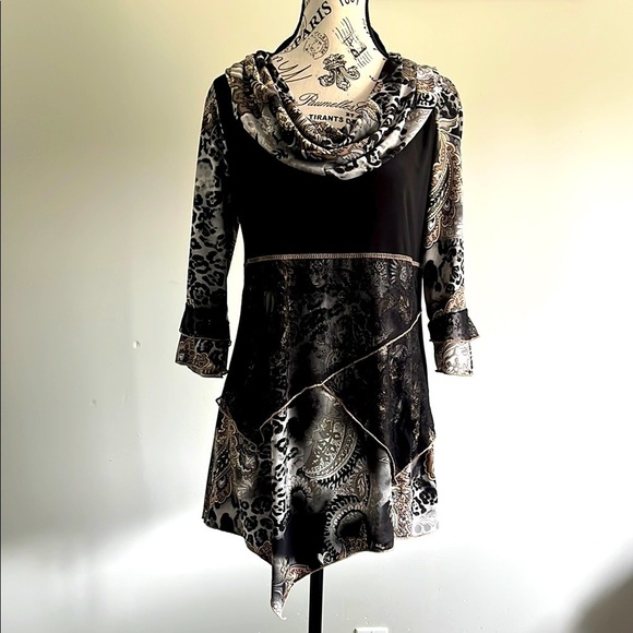 Y2K Medieval Boho Tunic – Cowl Neck & Asymmetrical Hem (M) - Picture 2 of 7